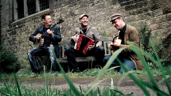 Harp & a Monkey Return to Grayshott Folk Club Harp & a Monkey Return to Grayshott Folk Club